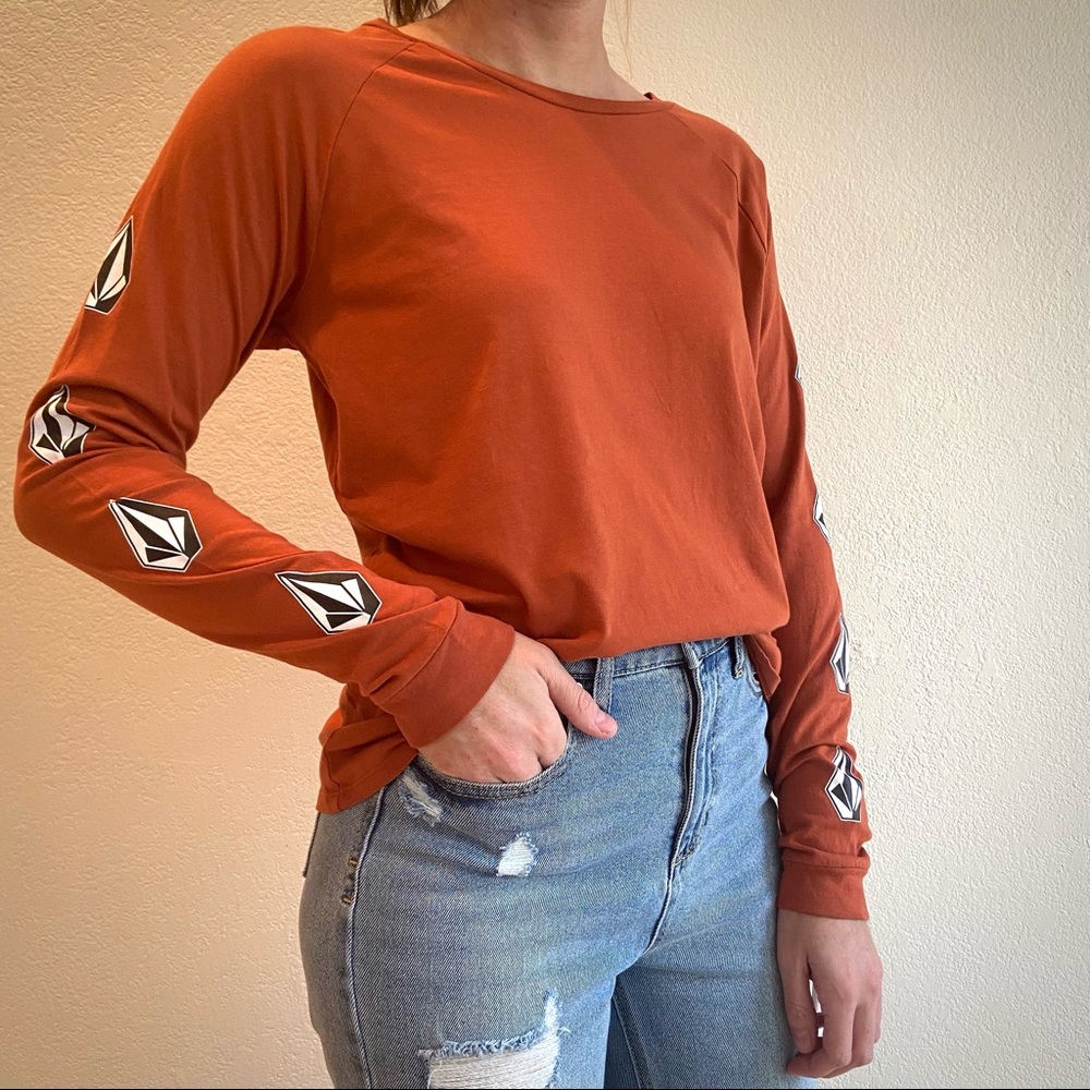 Volcom Junior’s Deadly Stones Graphic- Print Top